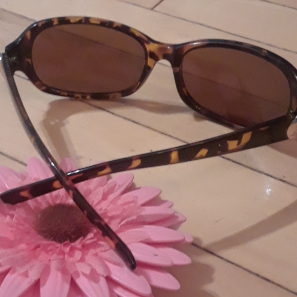 Tortoise shell sunglasses - Picture 6 of 8
